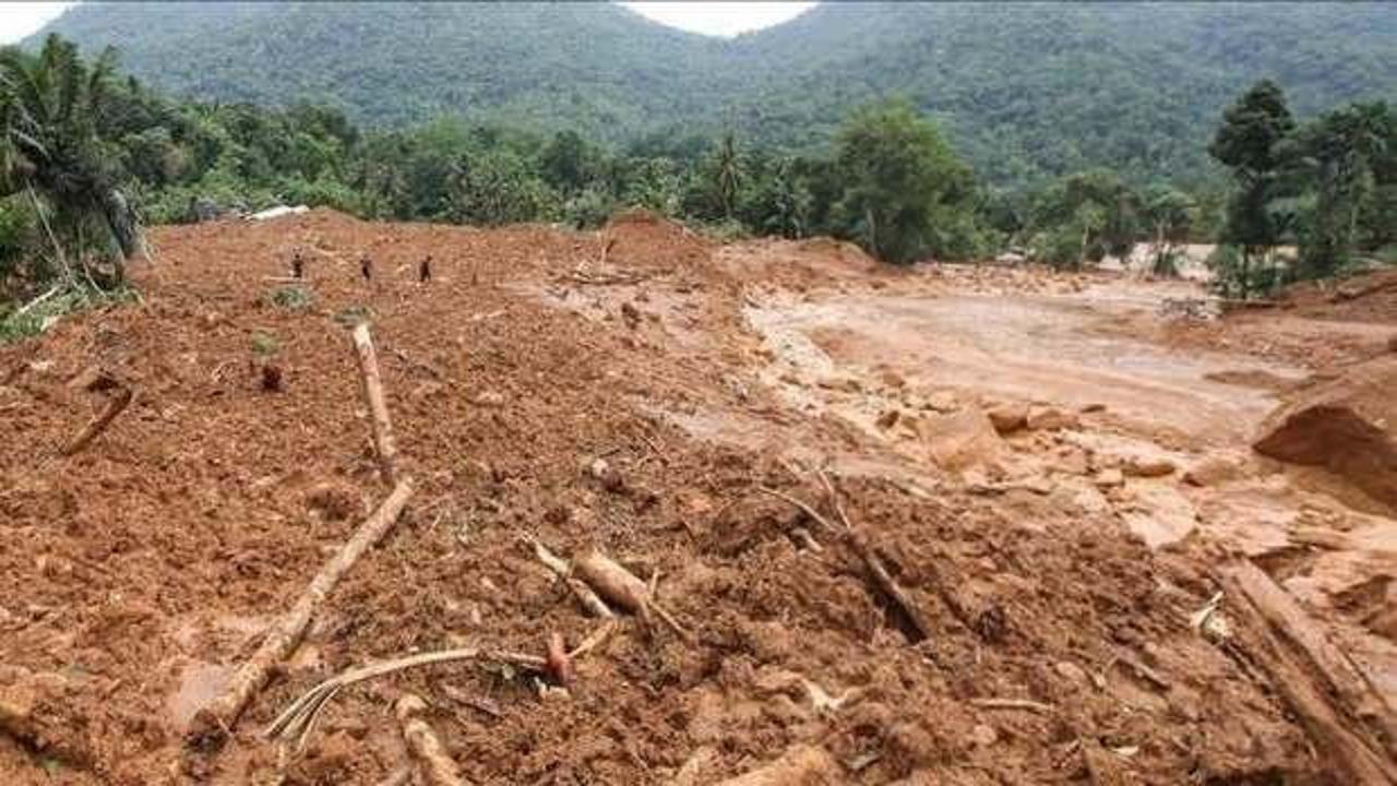 Nepal'de toprak kaymalarında ölü sayısı 22'ye yükseldi