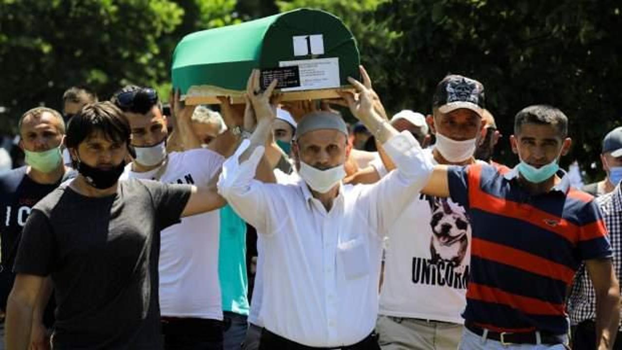 Srebrenitsa Soykırımı'nın 9 kurbanı 25 yıl sonra toprağa verildi