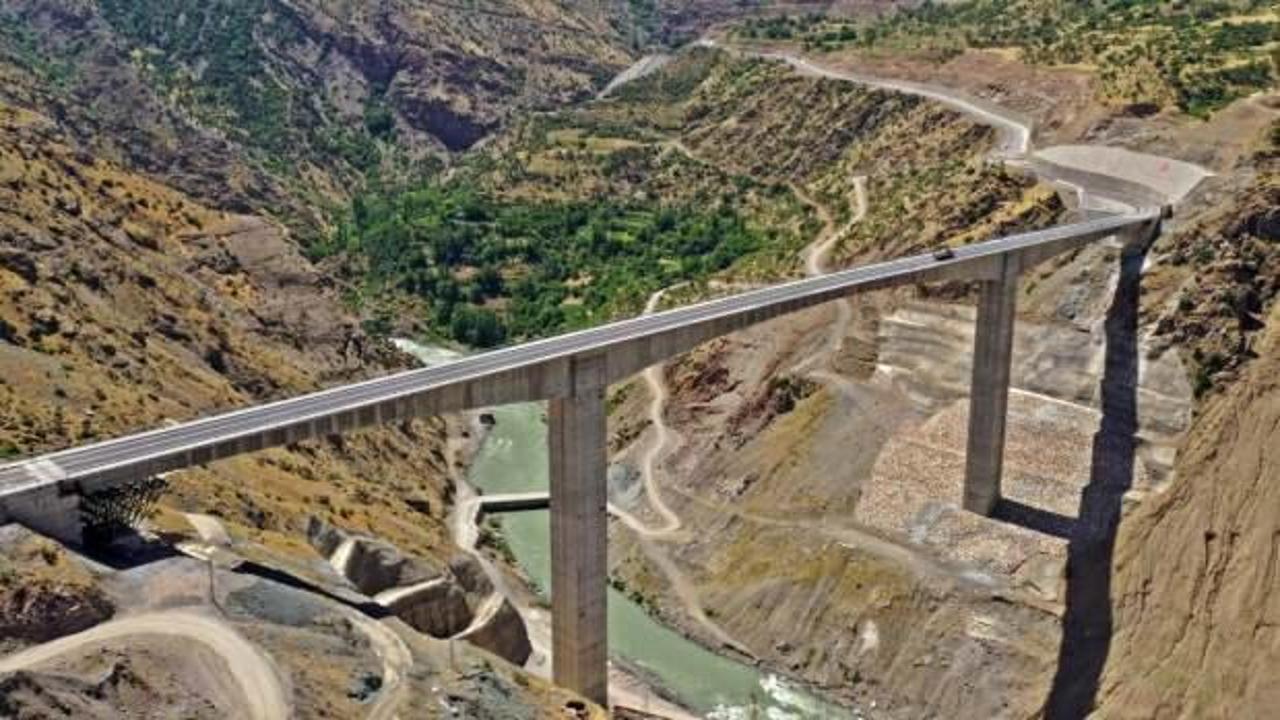Türkiye'nin en yüksek köprüsü açılıyor! 5 saatlik yol 2 saate inecek