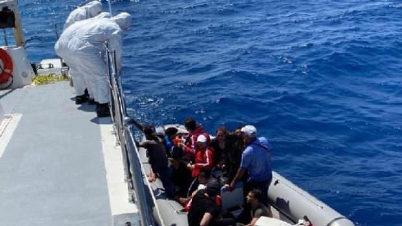 Yunanistan’ın geçit vermediği 60 göçmeni Türk ekipleri kurtardı