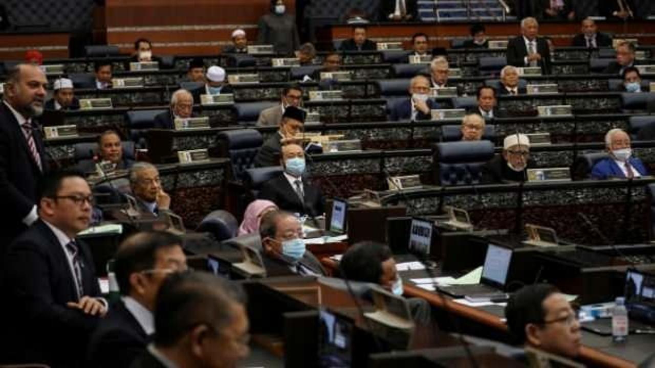 Malezya'da koronavirüs tedbirleri sonrası ilk meclis oturumu yapıldı