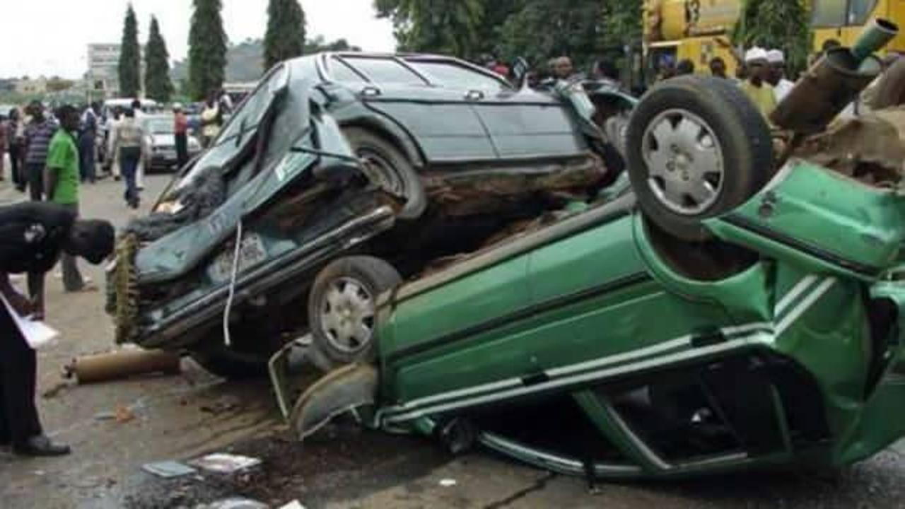 Nijerya'da trafik kazasında 7 polis öldü