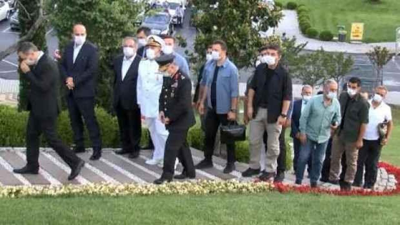 Vali Yerlikaya 15 Temmuz Şehitler Anıtı'nı ziyaret etti
