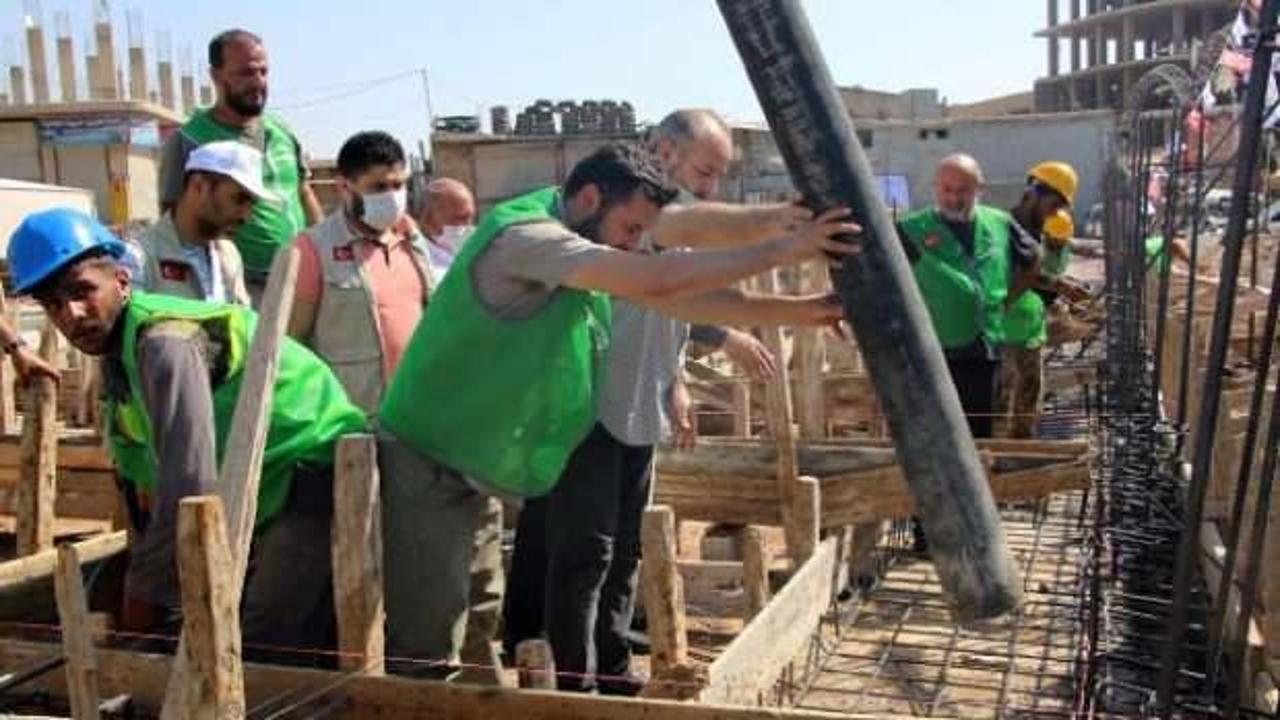 İHH Afrin'de 1500 kişilik cami inşaatına başladı