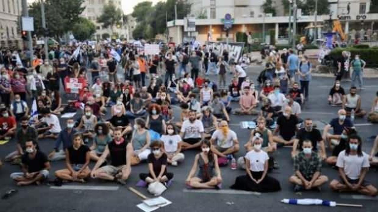 İsrail'de binlerce kişi Başbakan Netanyahu'yu protesto etti
