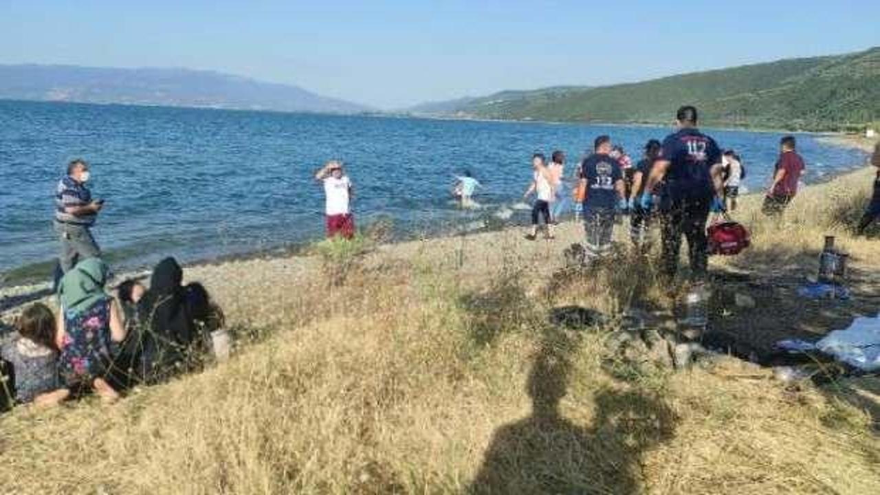 İznik Gölü'nde kaybolan 4 kişiden 2'si kurtarıldı