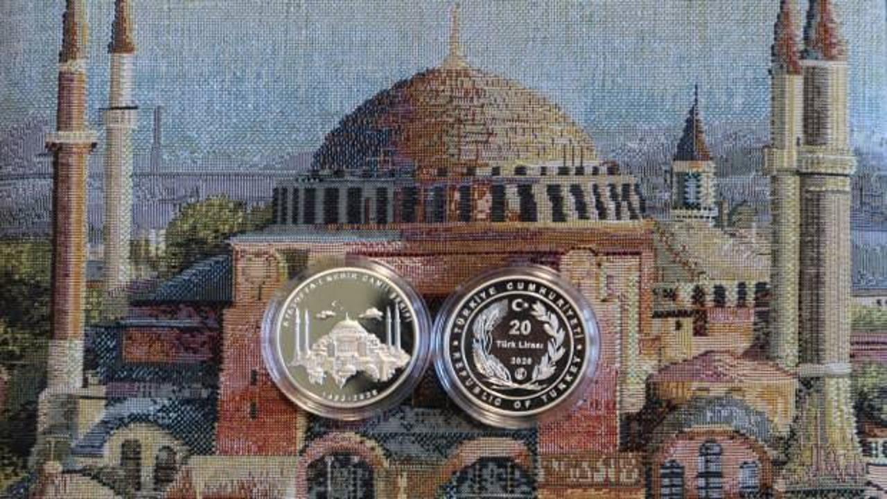 Ayasofya Camii gümüş üzeri altın kaplama hatıra paraları online satışa sunulacak