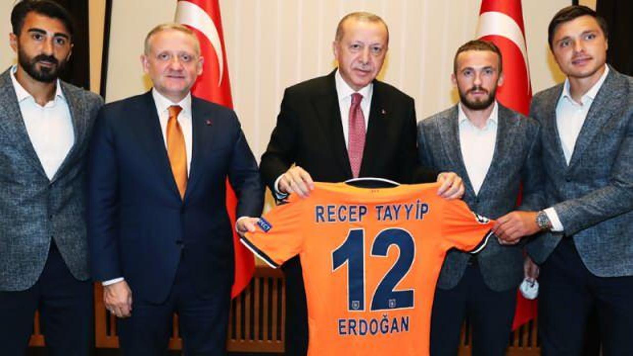 Cumhurbaşkanı Erdoğan şampiyon Başakşehir'i kabul etti