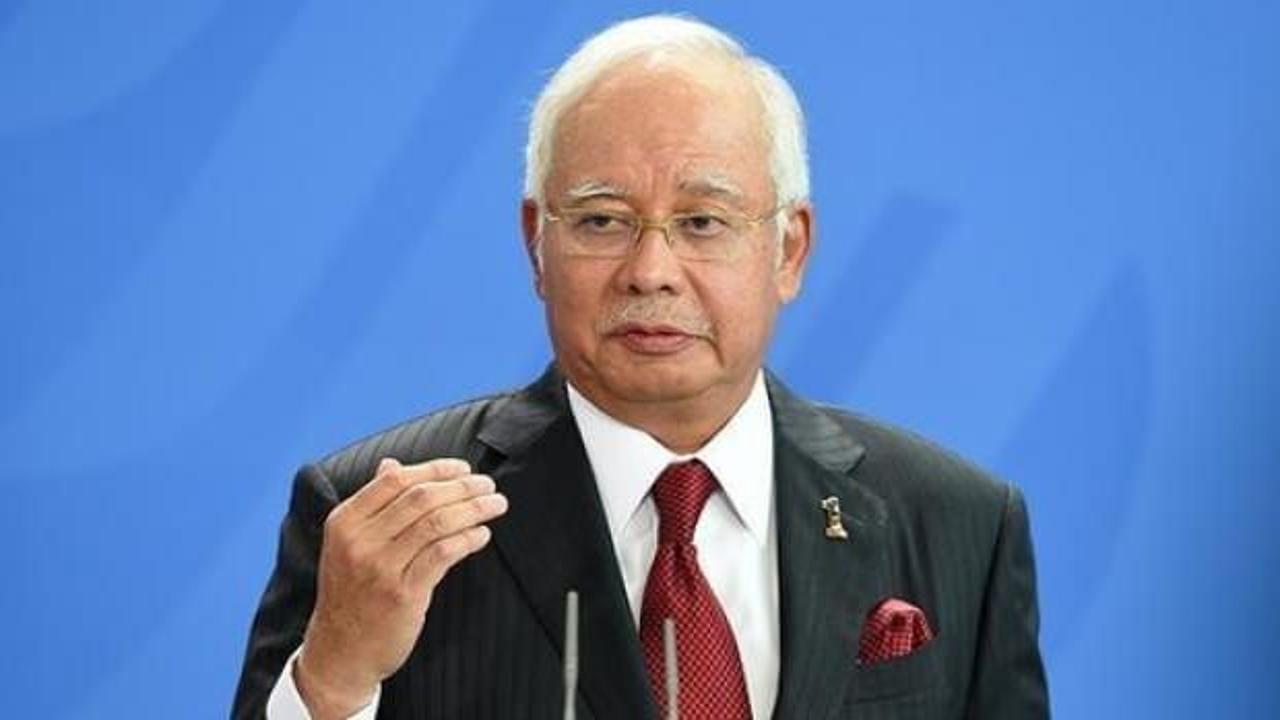Malezya'nın eski Başbakanı Rezak'a yolsuzluktan 12 yıl hapis
