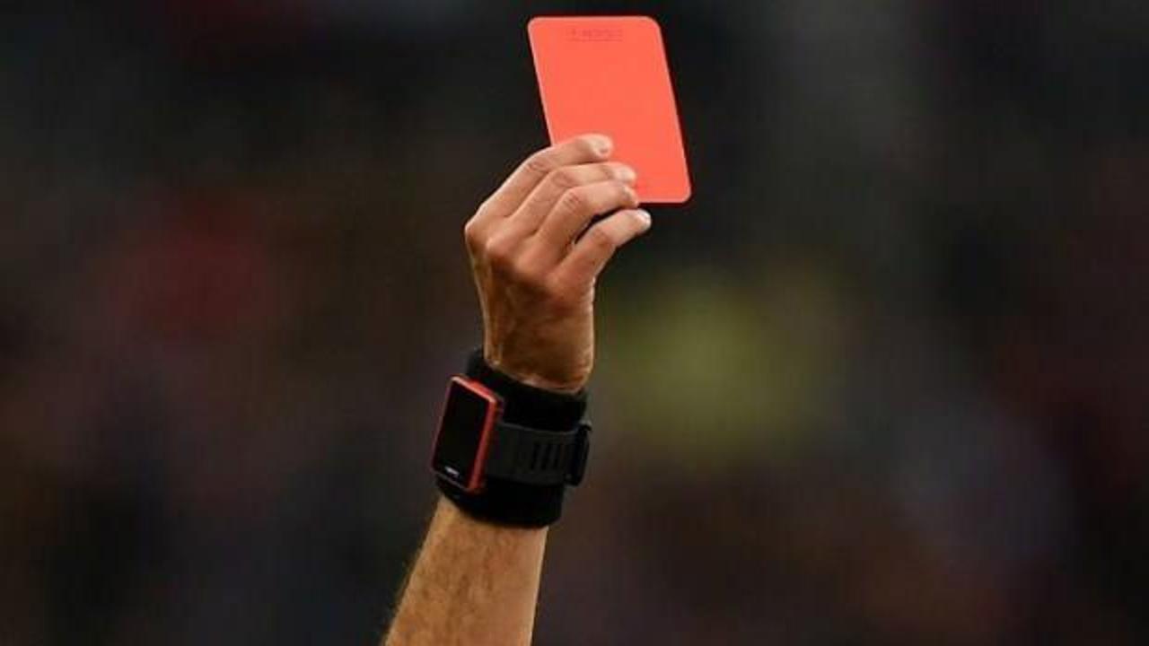 Futbola yeni kural! Öksürene kırmızı kart