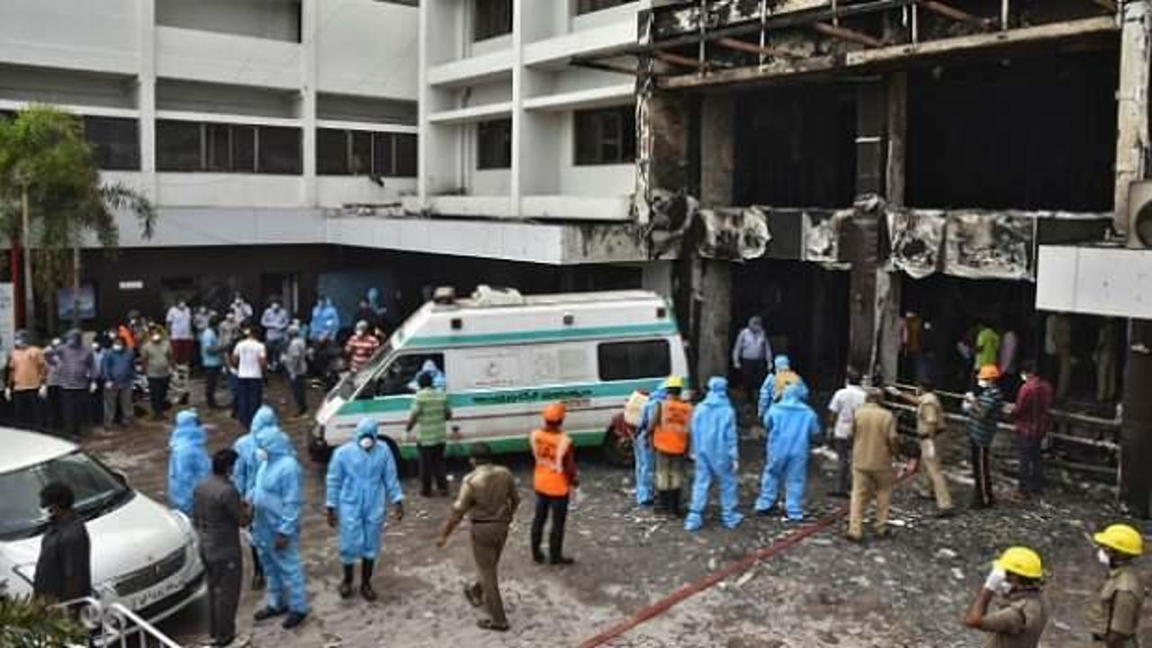 Hindistan'da koronavirüs hastalarının tedavi gördüğü otelde yangın
