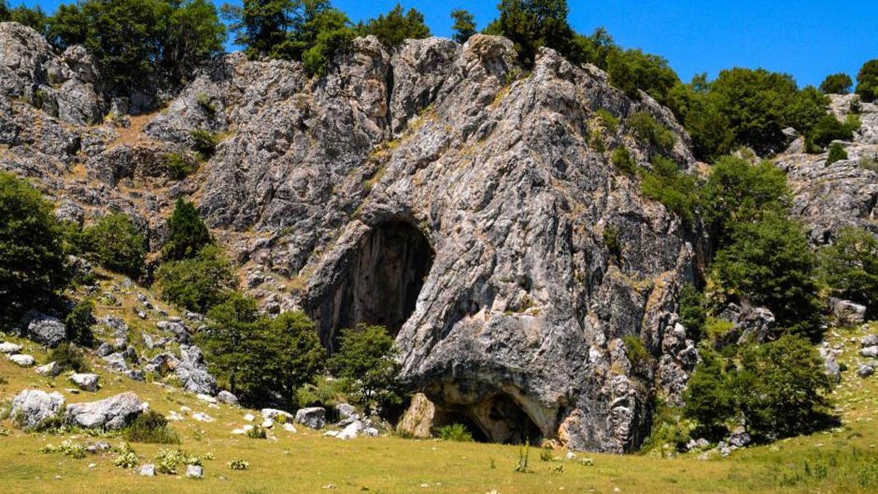 İki şehri birbirine bağlayan doğa harikası: Düden Mağarası