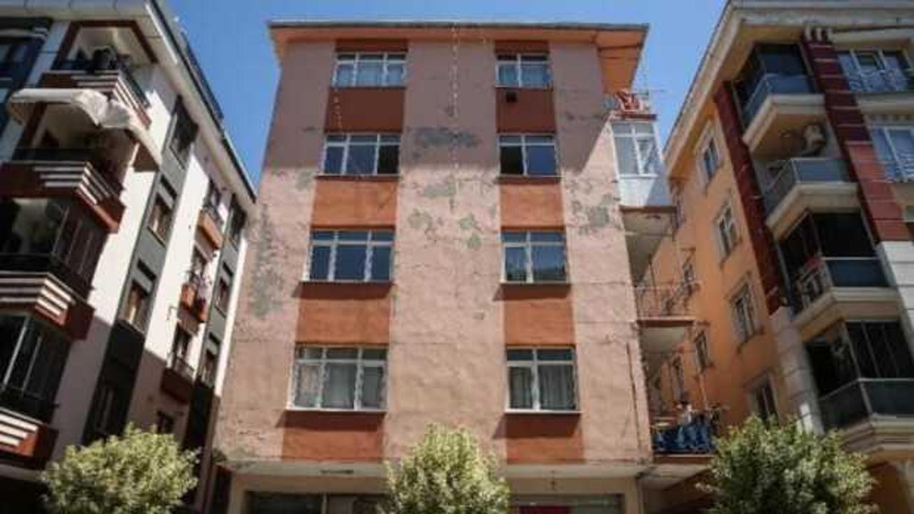 İstanbul'un göbeğinde korku apartmanı: 'Evimize korkarak giriyoruz'