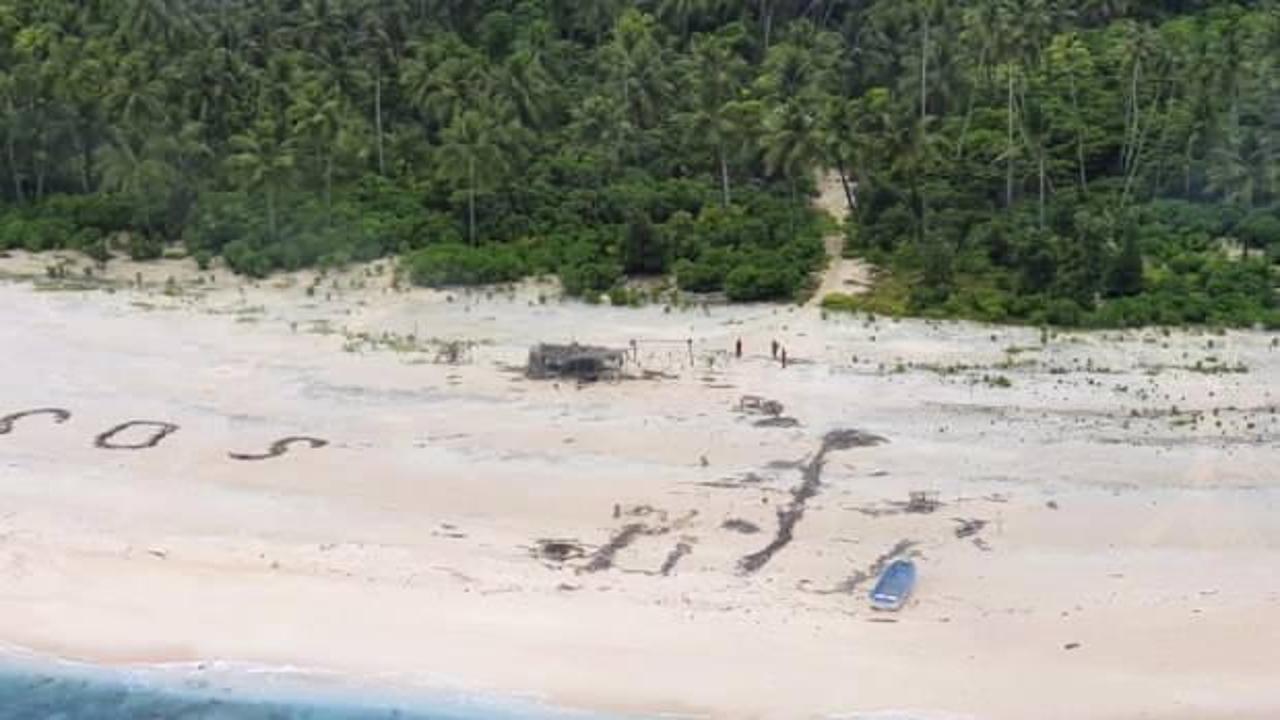 Kayıp denizciler sahile yazdıkları 'SOS' yazısıyla kurtuldular
