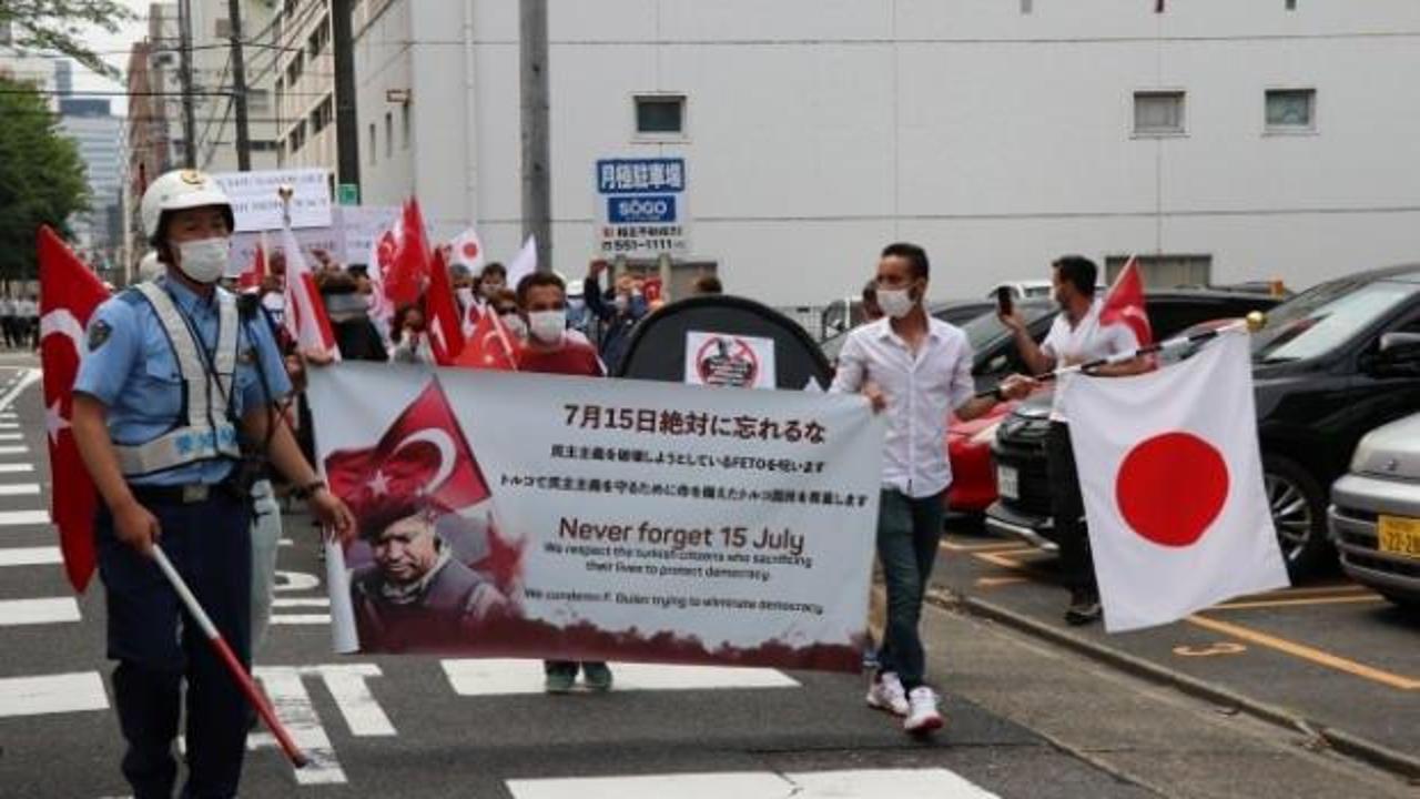 Nagoya'da FETÖ'ye ait okulun önünde protesto