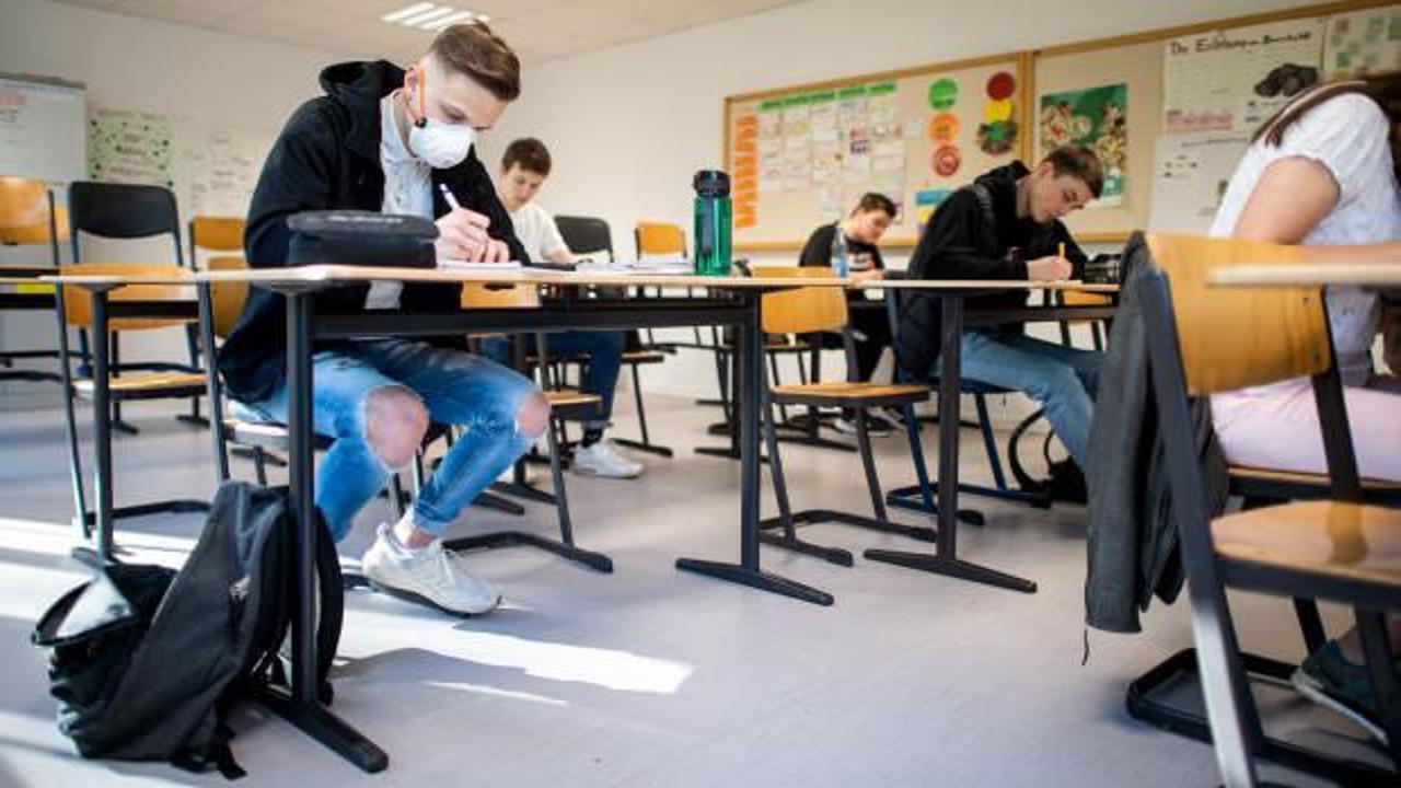Almanya'da okullarda maske tartışması: Derste takma zorunluluğu