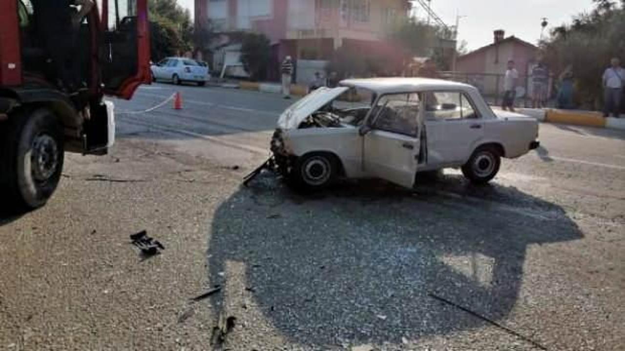 Antalya'da midibüsle otomobil çarpıştı: 1 ölü 1 yaralı