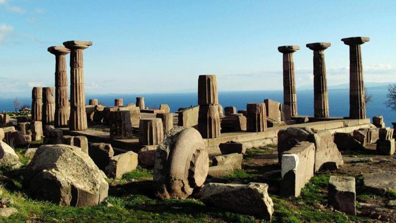 Antik Çağ'ı günümüze taşıyan Assos Antik Kenti