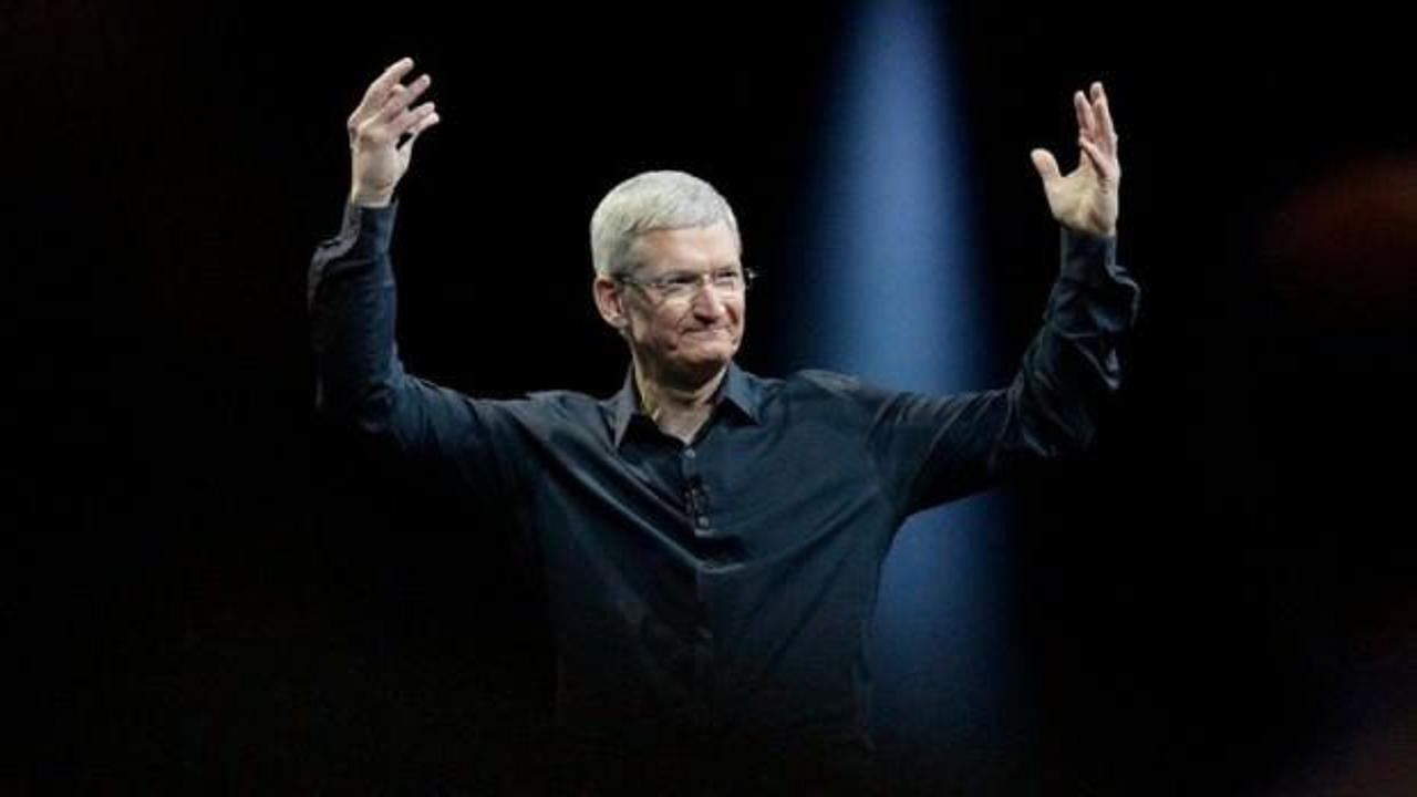 Apple CEO'su Tim Cook milyarder oldu