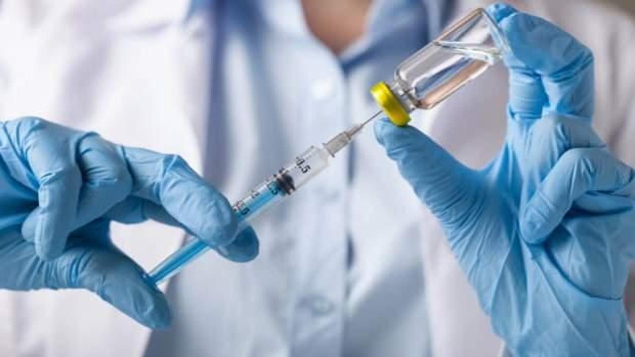 Bilim Kurulu üyesi Özlü'den aşı açıklaması: Bulunsa bile 1-2 yıl daha virüsle yaşayacağız