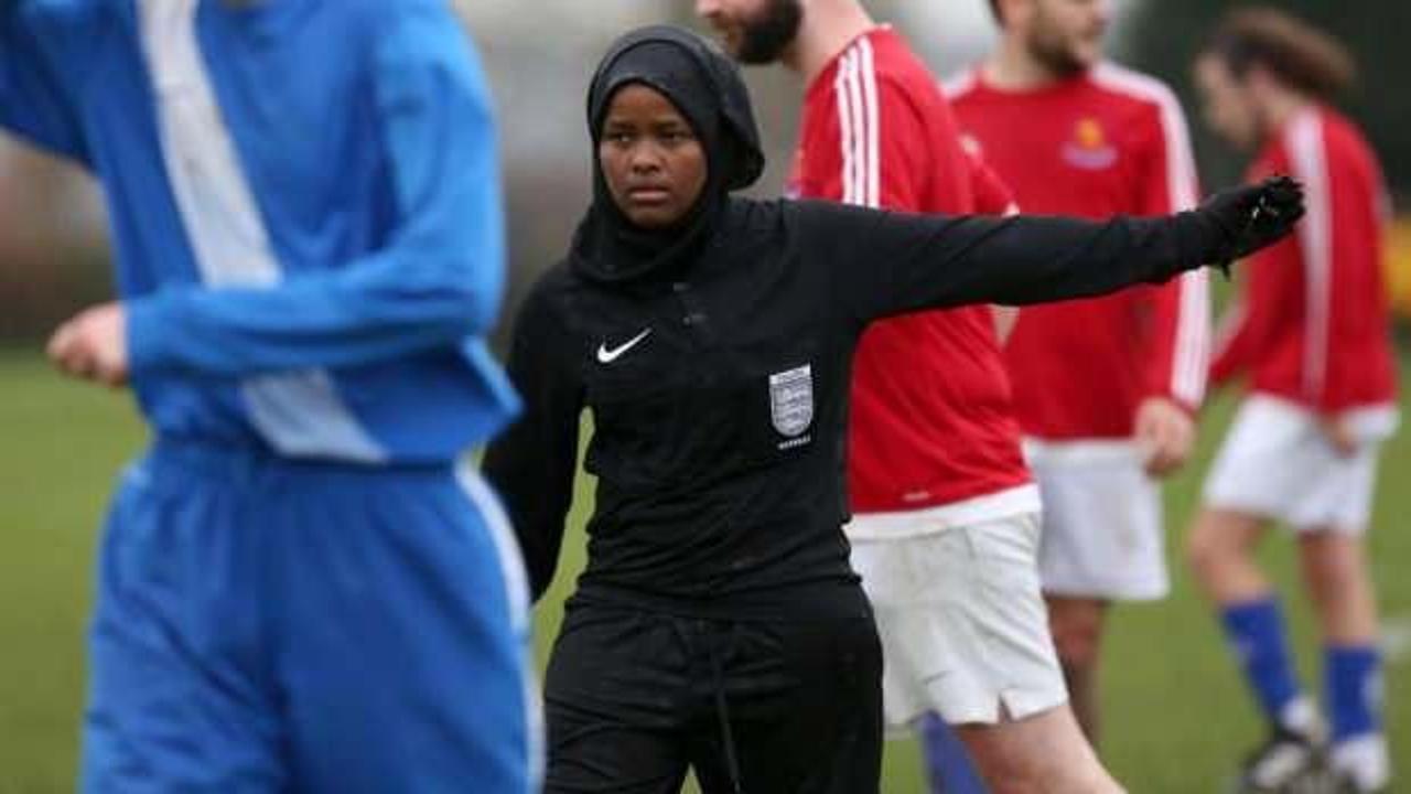 İngiltere'nin ilk Müslüman kadın hakemi, gözünü Premier Lig'e dikti