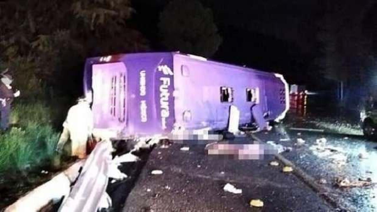 Meksika'da yolcu otobüsü devrildi: 13 ölü, 20 yaralı