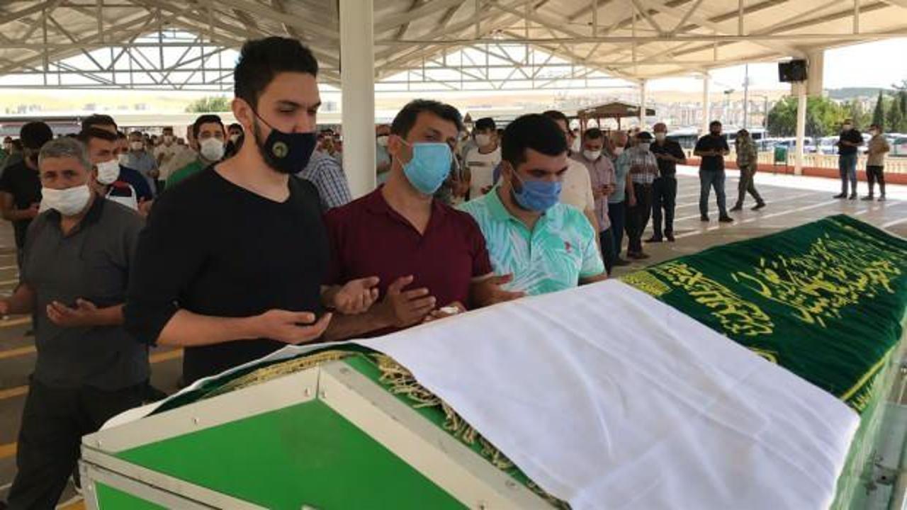 Ölümü Türkiye'yi yasa boğan Duygu'nun cenazesi toprağa verildi