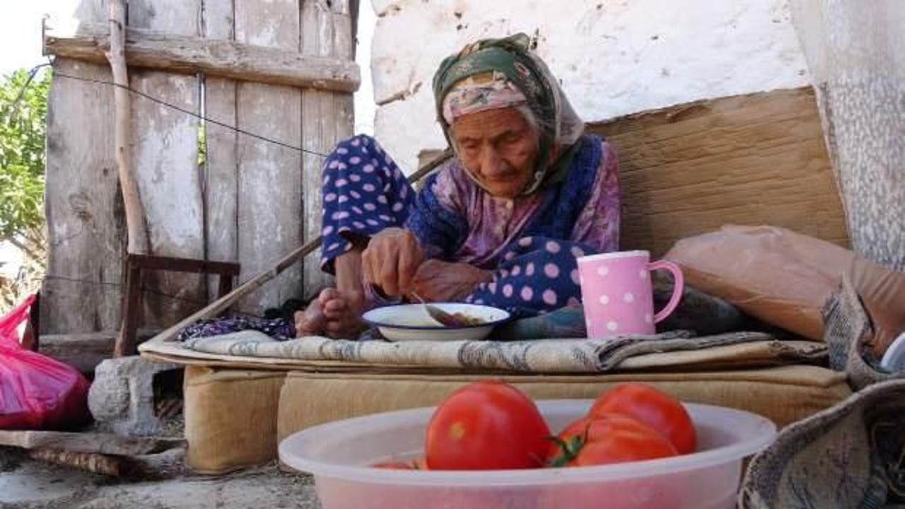 104 yaşındaki Fatma ninenin hafızası şaşkına &ccedil;eviriyor