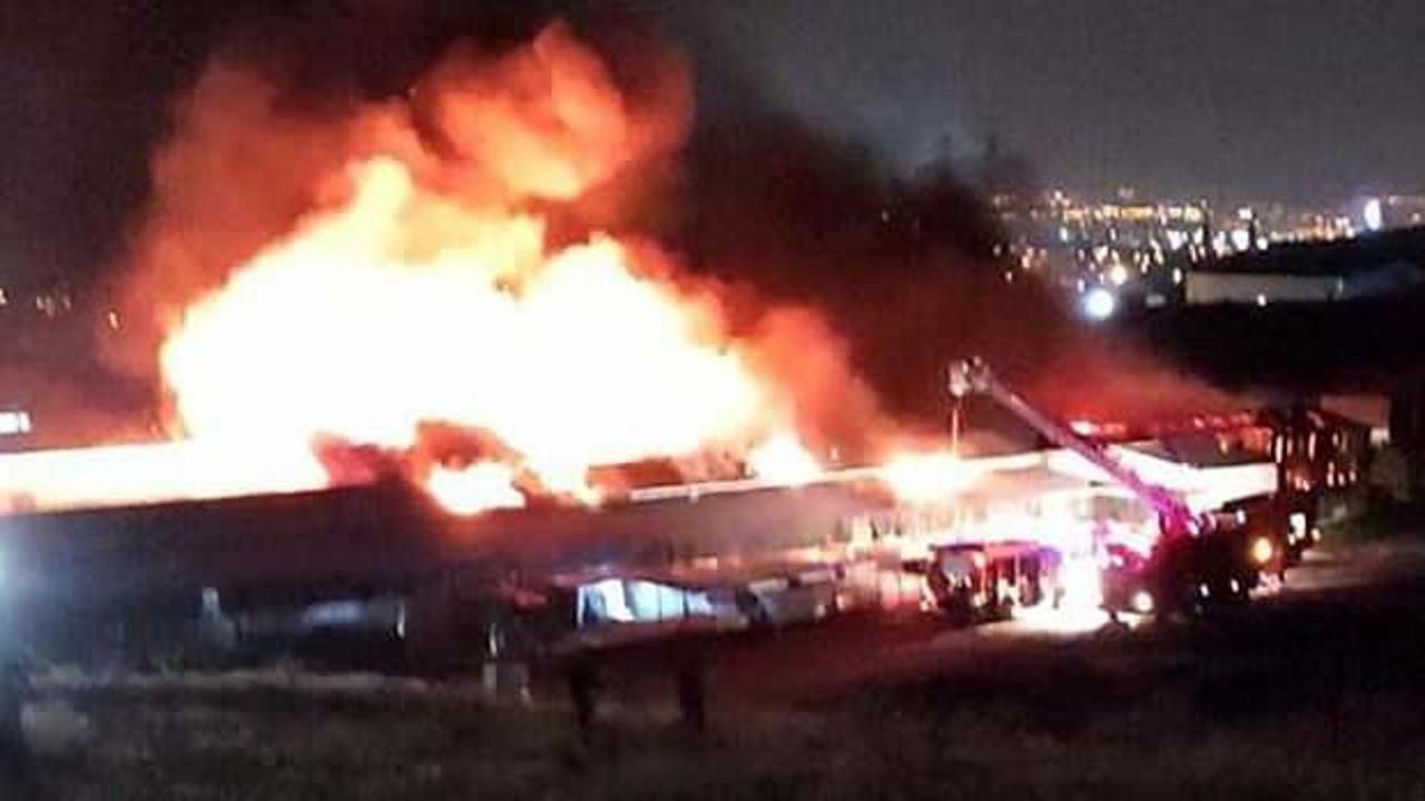Ankara’da bir kargo şirketinin deposunda büyük çaplı yangın çıktı