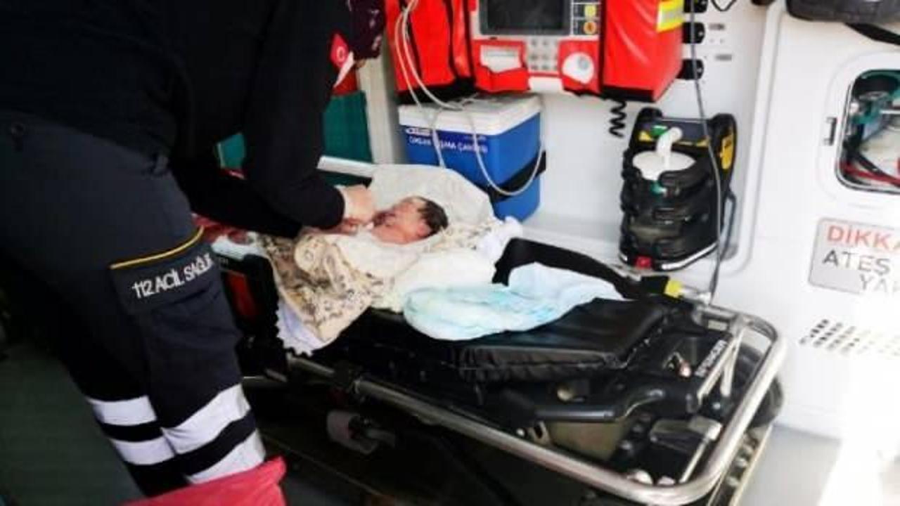 Hastaneye giden hamile kadına, uygulama noktasındaki polis doğum yaptırdı