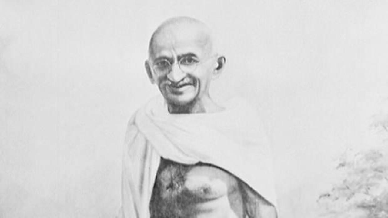 Mahatma Gandhi'nin gözlüğü rekor fiyata satıldı