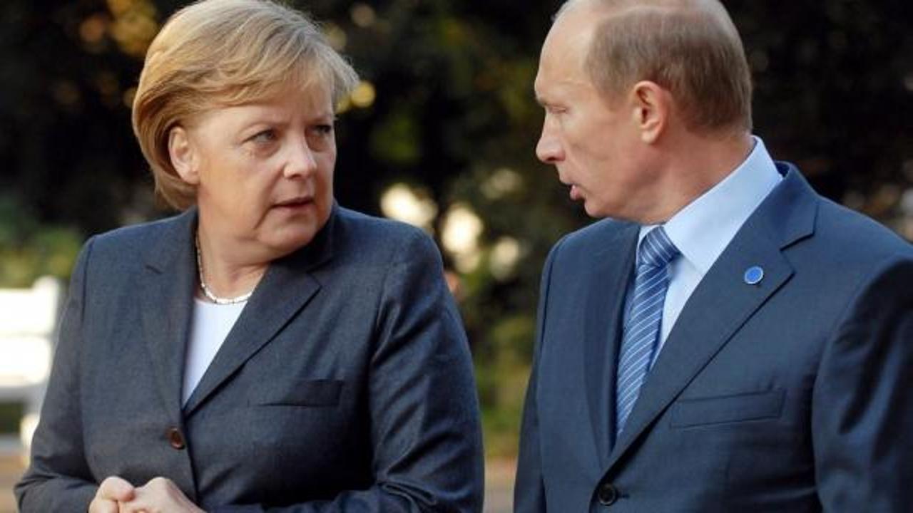 Merkel ve Putin, telefonda Belarus’u görüştü