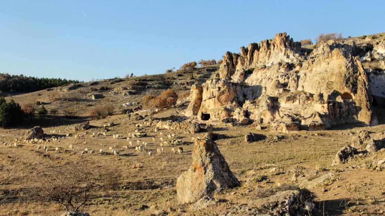 Afyonkarahisar'daki binlerce yıl geçmişe sahip Frig Vadisi