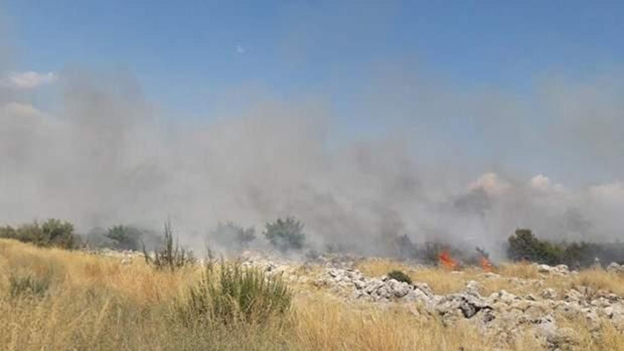 Antalya'da düşen model uçak yangın çıkarttı