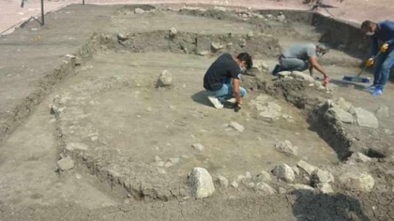 Apartman bahçesinde 8 bin 500 yıllık insan iskeleti bulundu