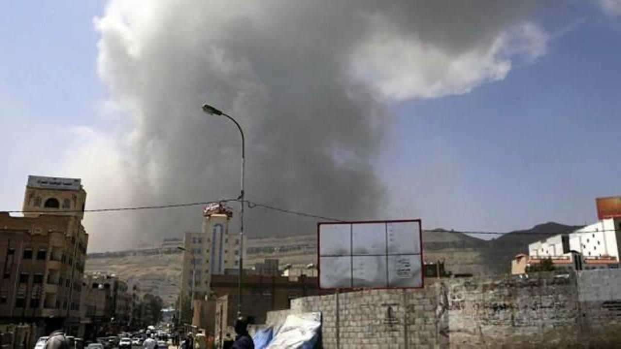 Arap Koalisyonu, Yemen'de Husilerin konvoyunu bombaladı