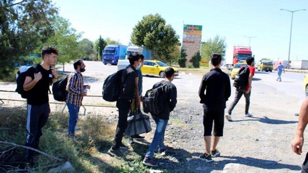 Göçmenlerden, Yunan güvenlik güçlerinin dövüp, eşyalarını aldığı iddiası