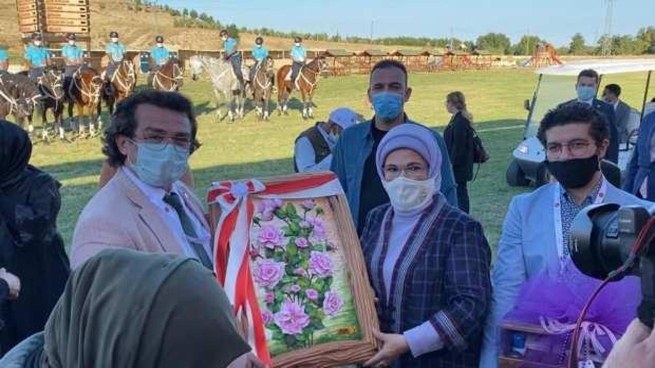 Güller diyarından Emine Erdoğan'a anlamlı hediye