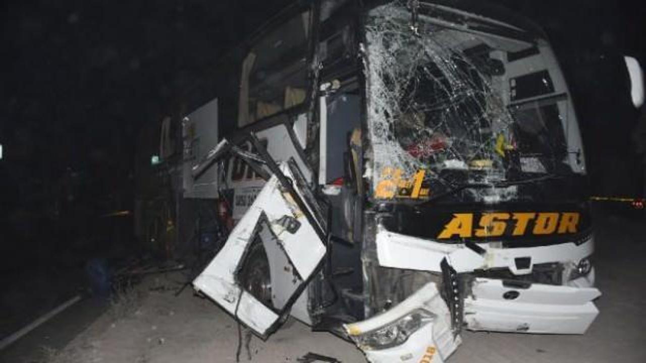 Aksaray'da yolcu otobüsü ile kamyon çarpıştı : 4 yaralı