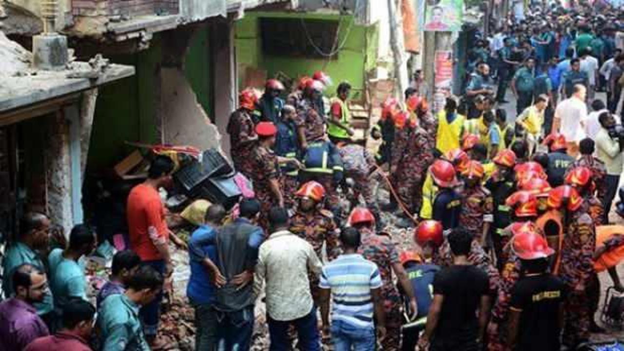 Bangladeş'te doğal gaz patlamasında camideki 16 kişi öldü