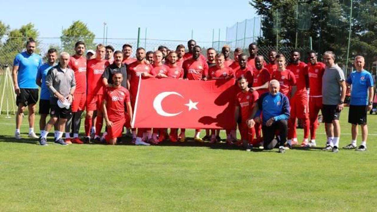Demir Grup Sivasspor'da forma numaraları belli oldu