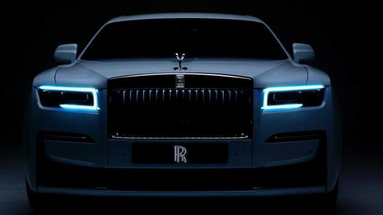 Rolls-Royce amblemini yeniden tasarladı