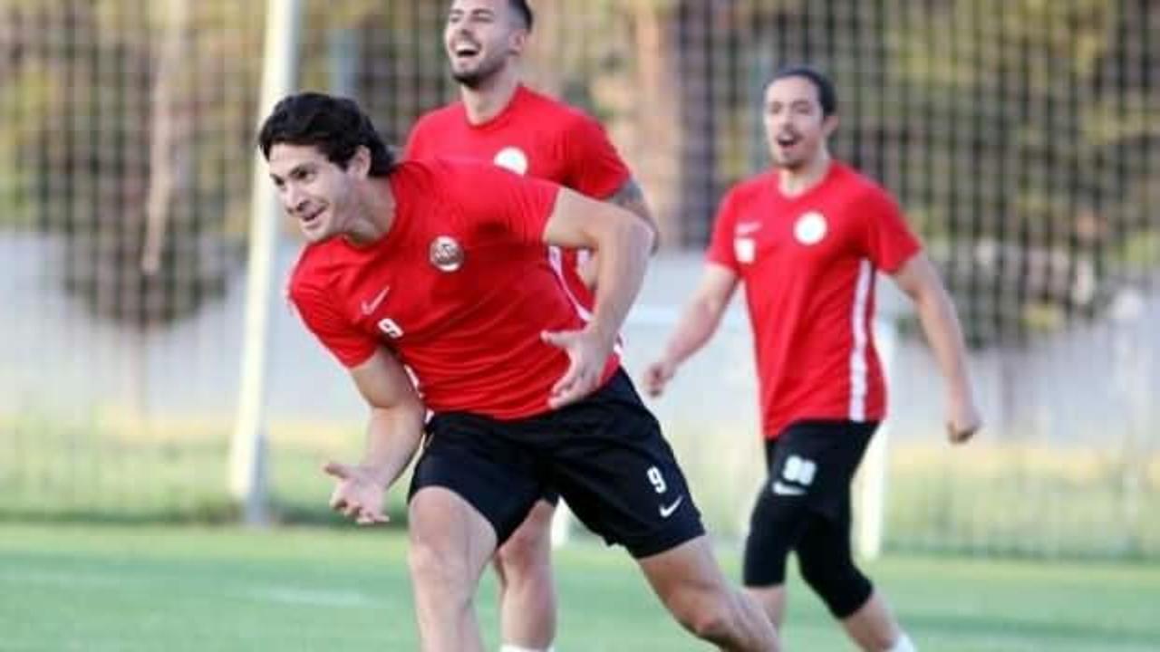 Antalyaspor'un golcüsüne teklif yağıyor!