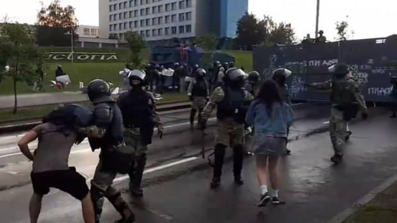 Belarus'ta protestoculara polis müdahalesi