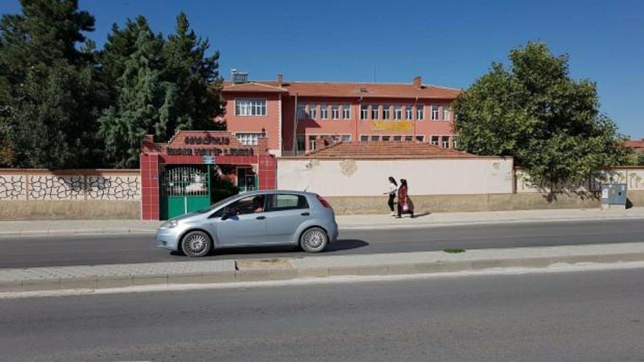 Konya'da okulun duvarı çöktü, 1 işçi öldü
