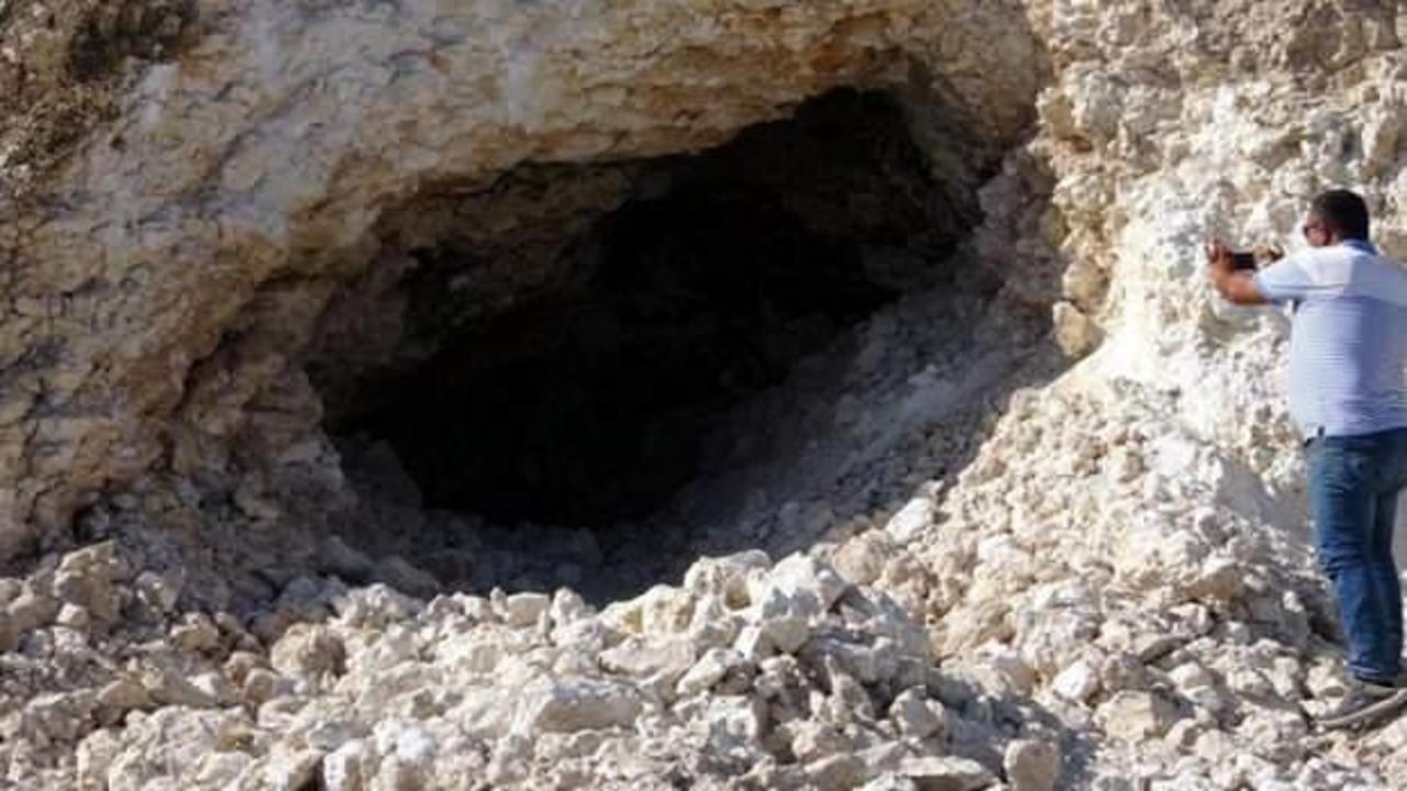 Yol &ccedil;alışması yapılırken ortaya &ccedil;ıktı! Kayaları delmişler