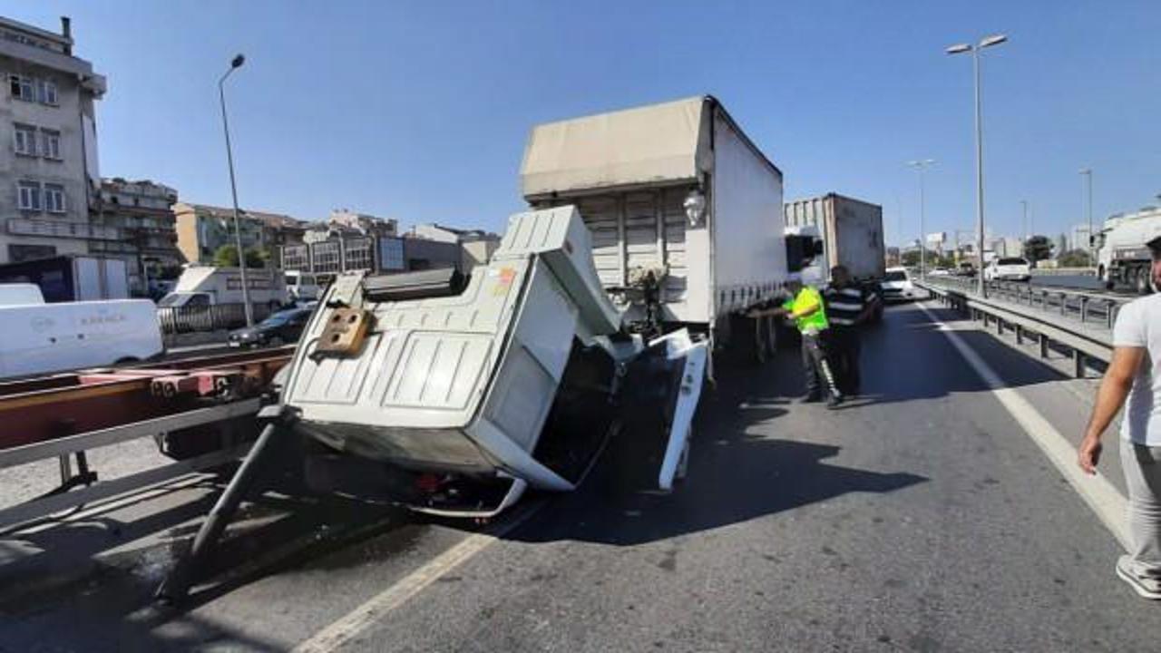 İstanbul'da zincirleme kaza: 3 TIR çarpıştı, yol kapandı