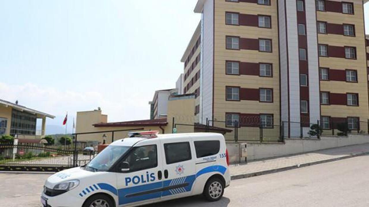 Karantinada olmaları gerekiyordu, Yedig&ouml;ller'de gezerken yakalandılar