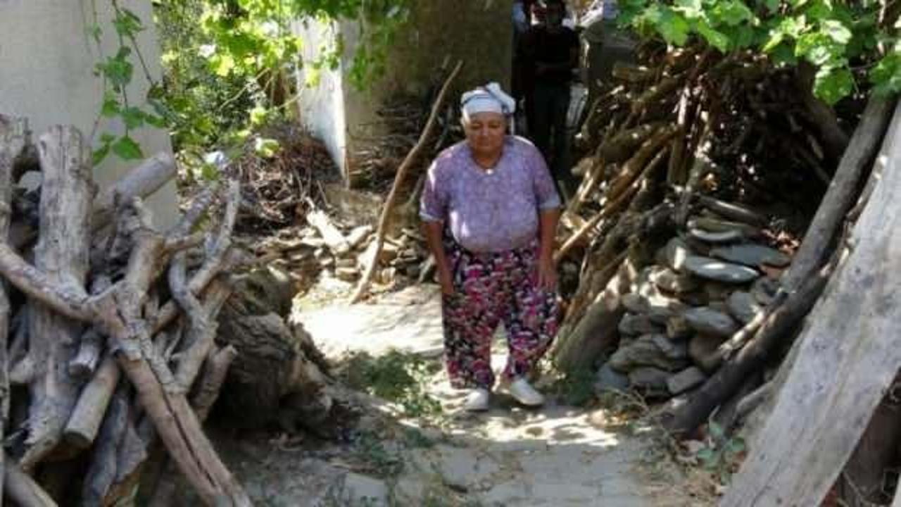 Oğlunu evlendirebilmek i&ccedil;in biriktirdiği altınları &ccedil;alındı