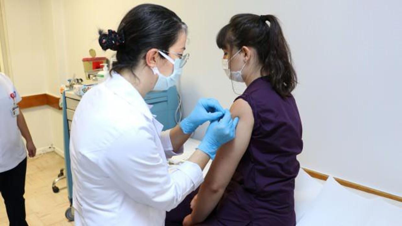 Türkiye'ye getirilen koronavirüs aşısı için başvuru patlaması